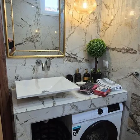 Daire Nook Is Nikol's