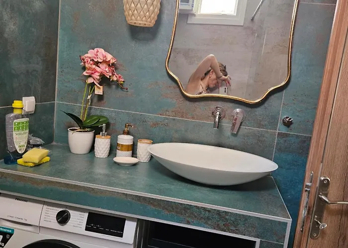 Nook Is Nikol's * Cavala